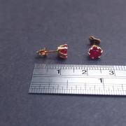 Gold earrings with colored stones