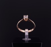 Gold ring with diamond