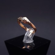 Gold ring with zircons