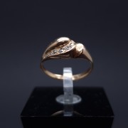 Gold ring with zircons