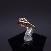 Gold ring with zircon