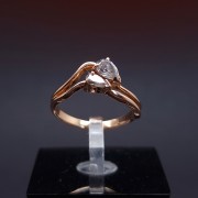 Gold ring with zircons