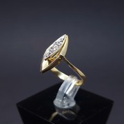 Gold ring 