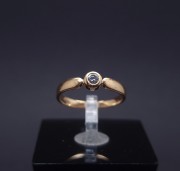 Gold ring with diamond