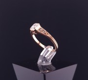 Gold ring with diamonds