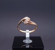 Gold ring with zircons