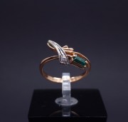 Gold ring with colored stones