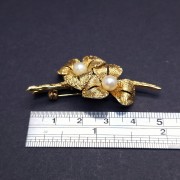 Gold brooch