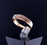 Gold ring with zircons