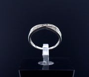 Gold ring with diamonds