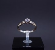 Gold ring with zircons