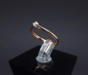 Gold ring with diamond