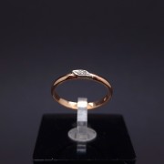 Gold ring with diamonds