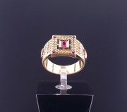 Gold ring with colored stones