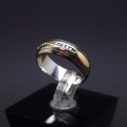 Gold ring with diamonds