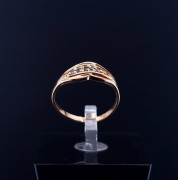 Gold ring with zircons