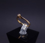 Gold ring with diamond