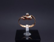 Gold ring with zircon