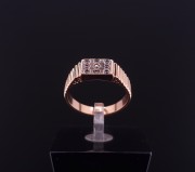 Gold ring with zircons