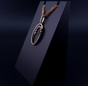 Gold pendant with diamond