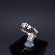 Gold ring with zircon