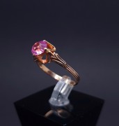 Vintage gold ring with colored stone