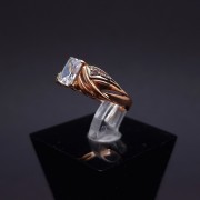 Gold ring with zircons