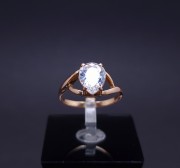 Gold ring with zircon