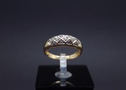 Gold ring with diamonds