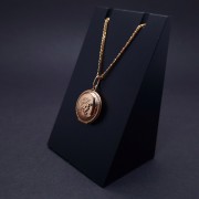 Gold pendant 