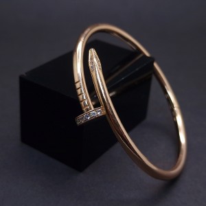 Gold bracelet  "Cartier" Replica