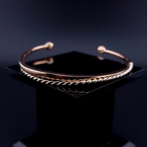 Gold bracelet