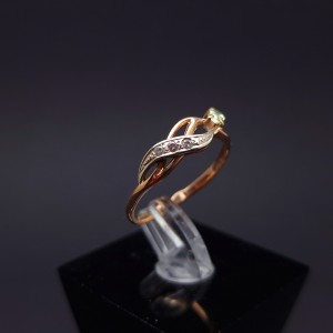 Gold ring 