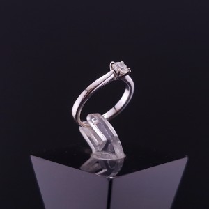 Kuldsõrmus teemantiga  0.31ct H/SI