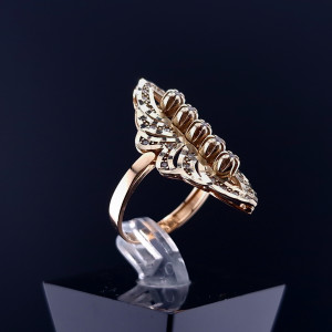 Gold ring with zircons