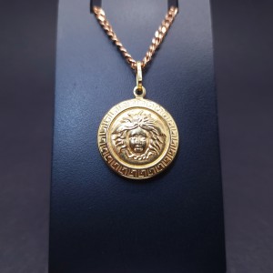 Gold pendant 
