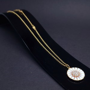 Gold chain and pendant with diamonds