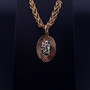 Gold pendant 