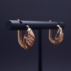 Gold earrings 