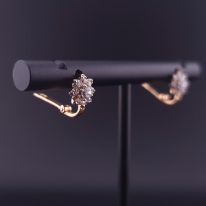 Gold earrings with zircons 