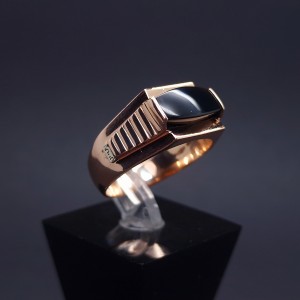 Men's gold ring