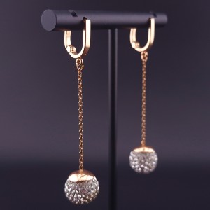 Gold earrings with zircons 