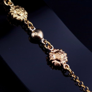 Gold bracelet 