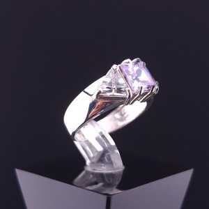 Серебряное кольцо с цветными камнями