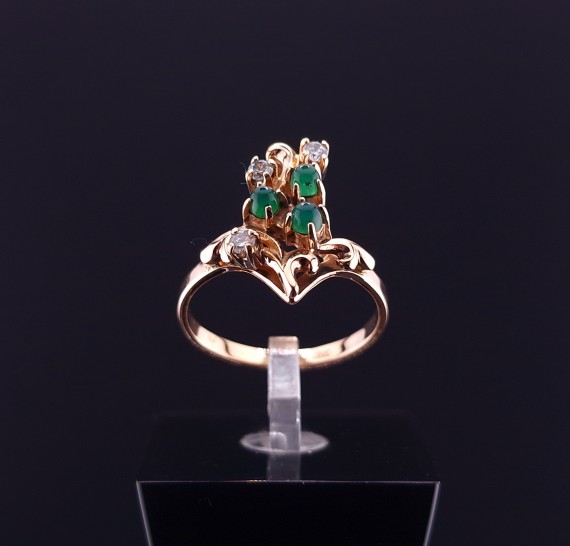 Gold ring with fianites and chrysoprases (NEW)