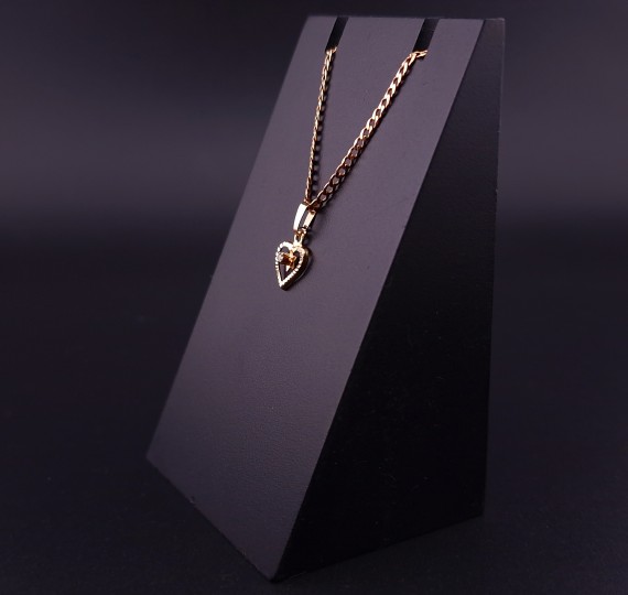 Gold pendant with zircon