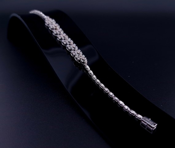 Kuldkäekett teemantidega  "Efe Model Jewellery"