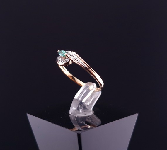 Gold ring with diamonds and emeralds (NEW)