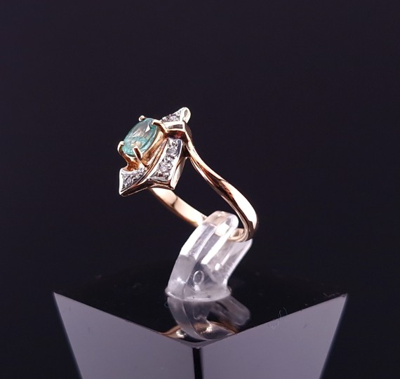 Gold ring with diamonds and emerald (NEW)