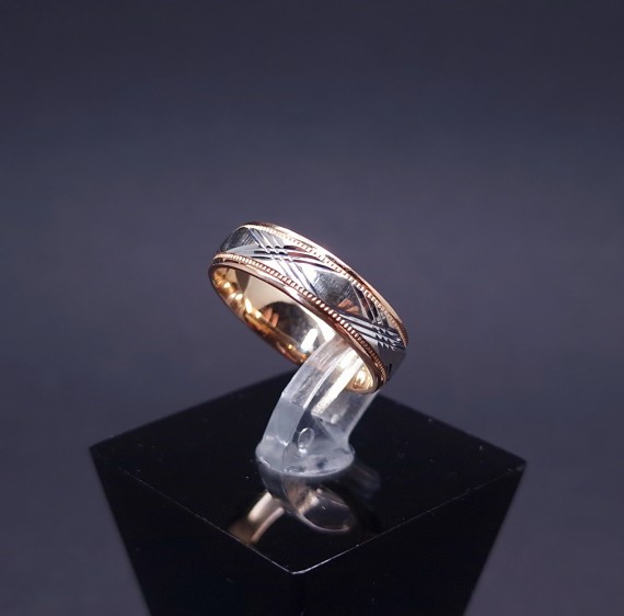 Gold wedding ring 